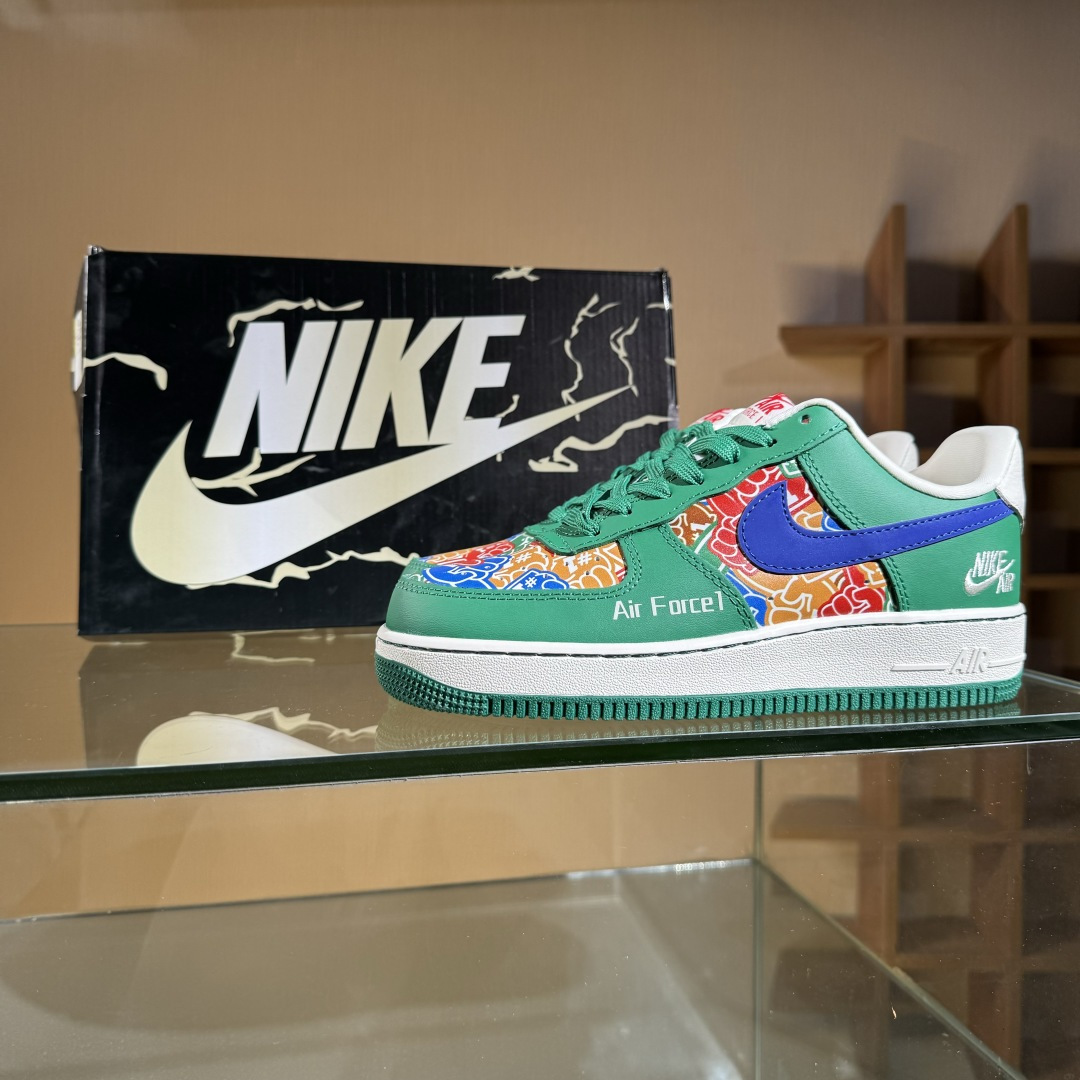 260 Nike Air Force 1'07 Low 联名 双拼绿蓝勾 空军一号低帮休闲板鞋 KJ1688-007-Chinese UA Cheap High Quatity Brand Clothes Bags handbags Sneakers wholesale wholesaler seller from China Factory suppliers Fashion Clothing Shoes best Quality Beautiful Price 260 Nike Air Force 1'07 Low 联名 双拼绿蓝勾 空军一号低帮休闲板鞋 KJ1688-007