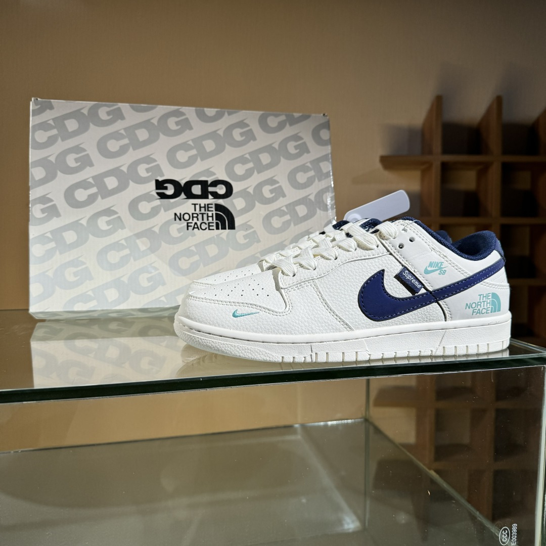 260 Nike SB Dunk Low x The North Face 白蓝双小勾 XD1588-224-Chinese UA Cheap High Quatity Brand Clothes Bags handbags Sneakers wholesale wholesaler seller from China Factory suppliers Fashion Clothing Shoes best Quality Beautiful Price 260 Nike SB Dunk Low x The North Face 白蓝双小勾 XD1588-224