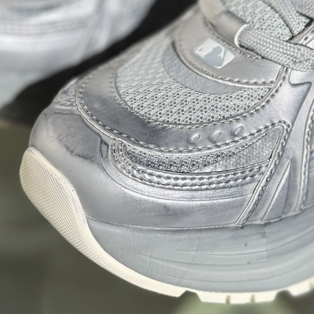 180 NY美国榄球洋基队 x MLB Chunky Runner Basic 厚底老爹厚底休闲运动慢跑鞋 3ARNSPD5N-Chinese UA Cheap High Quatity Brand Clothes Bags handbags Sneakers wholesale wholesaler seller from China Factory suppliers Fashion Clothing Shoes best Quality Beautiful Price 180 NY美国榄球洋基队 x MLB Chunky Runner Basic 厚底老爹厚底休闲运动慢跑鞋 3ARNSPD5N