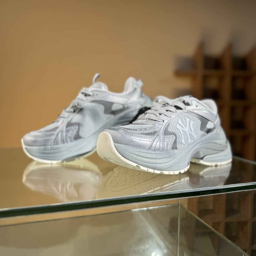 180 NY美国榄球洋基队 x MLB Chunky Runner Basic 厚底老爹厚底休闲运动慢跑鞋 3ARNSPD5N-Chinese UA Cheap High Quatity Brand Clothes Bags handbags Sneakers wholesale wholesaler seller from China Factory suppliers Fashion Clothing Shoes best Quality Beautiful Price 180 NY美国榄球洋基队 x MLB Chunky Runner Basic 厚底老爹厚底休闲运动慢跑鞋 3ARNSPD5N