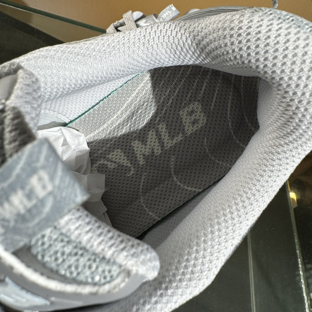 180 NY美国榄球洋基队 x MLB Chunky Runner Basic 厚底老爹厚底休闲运动慢跑鞋 3ARNSPD5N-Chinese UA Cheap High Quatity Brand Clothes Bags handbags Sneakers wholesale wholesaler seller from China Factory suppliers Fashion Clothing Shoes best Quality Beautiful Price 180 NY美国榄球洋基队 x MLB Chunky Runner Basic 厚底老爹厚底休闲运动慢跑鞋 3ARNSPD5N