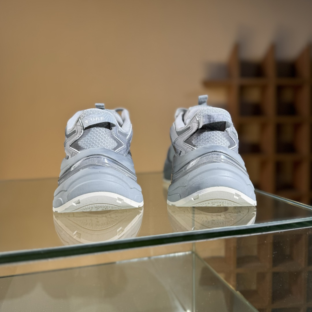 180 NY美国榄球洋基队 x MLB Chunky Runner Basic 厚底老爹厚底休闲运动慢跑鞋 3ARNSPD5N-Chinese UA Cheap High Quatity Brand Clothes Bags handbags Sneakers wholesale wholesaler seller from China Factory suppliers Fashion Clothing Shoes best Quality Beautiful Price 180 NY美国榄球洋基队 x MLB Chunky Runner Basic 厚底老爹厚底休闲运动慢跑鞋 3ARNSPD5N