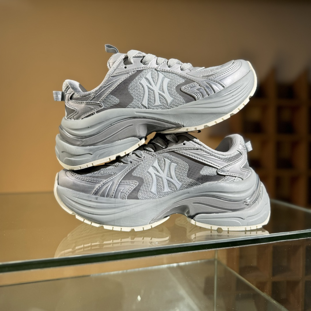 180 NY美国榄球洋基队 x MLB Chunky Runner Basic 厚底老爹厚底休闲运动慢跑鞋 3ARNSPD5N-Chinese UA Cheap High Quatity Brand Clothes Bags handbags Sneakers wholesale wholesaler seller from China Factory suppliers Fashion Clothing Shoes best Quality Beautiful Price 180 NY美国榄球洋基队 x MLB Chunky Runner Basic 厚底老爹厚底休闲运动慢跑鞋 3ARNSPD5N