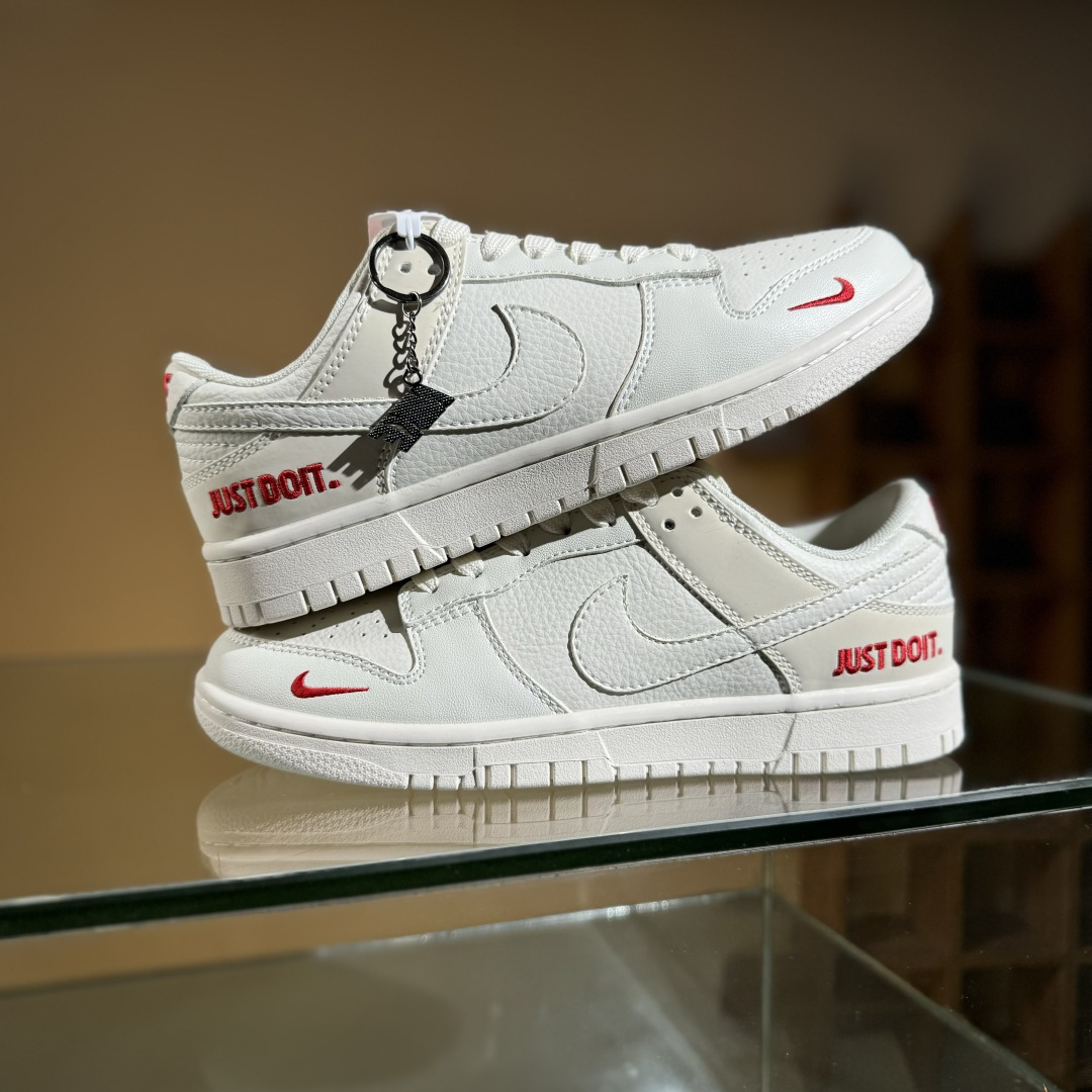 280 Nike SB Dunk Low x Just Do It 米白红小勾 CS1688-113-Chinese UA Cheap High Quatity Brand Clothes Bags handbags Sneakers wholesale wholesaler seller from China Factory suppliers Fashion Clothing Shoes best Quality Beautiful Price 280 Nike SB Dunk Low x Just Do It 米白红小勾 CS1688-113