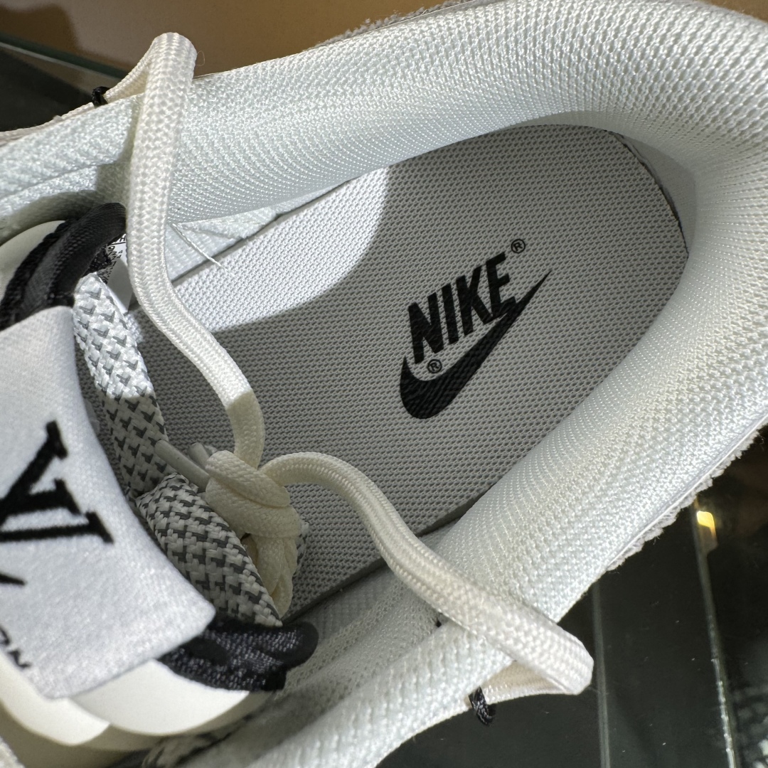 300 Nike SB Dunk Low x Louis Vuitt白灰三小勾绑带满天星 YX5066-379