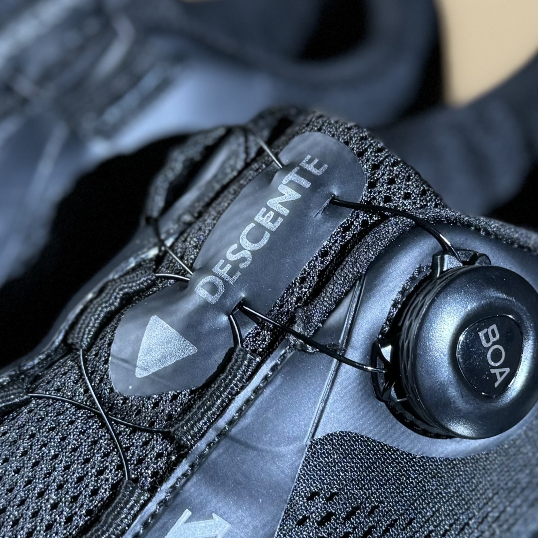 260 迪桑特DESCENTE LAVITATE WIRE 3.0 舒适百搭防滑耐磨 低帮休闲跑步鞋 D5232RRN07
