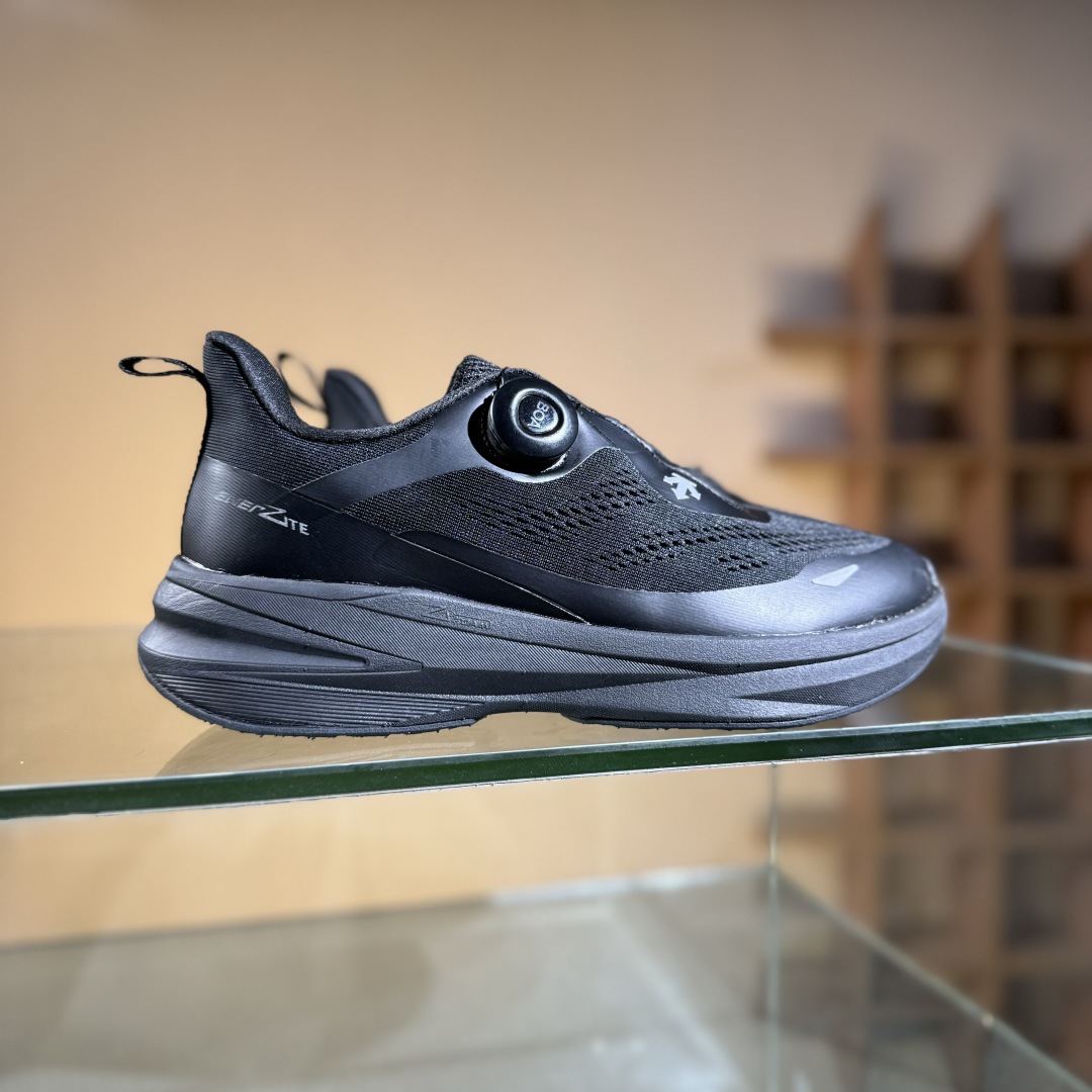 260 迪桑特DESCENTE LAVITATE WIRE 3.0 舒适百搭防滑耐磨 低帮休闲跑步鞋 D5232RRN07