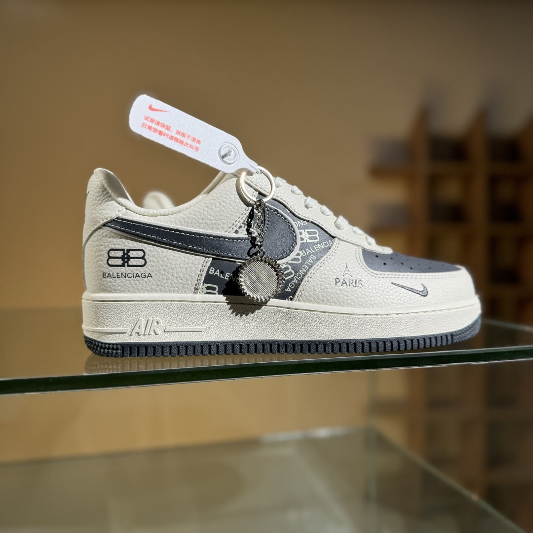 260 Nike Air Force 1'07 Low 巴黎世家联名 米黑涂鸦 空军一号低帮休闲板鞋 XL1978-103