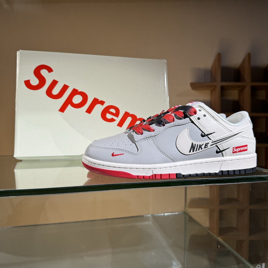 280 Nike SB Dunk Low Supreme联名 双拼米灰三勾 高端定制 低帮休闲板鞋 QW5836-010
