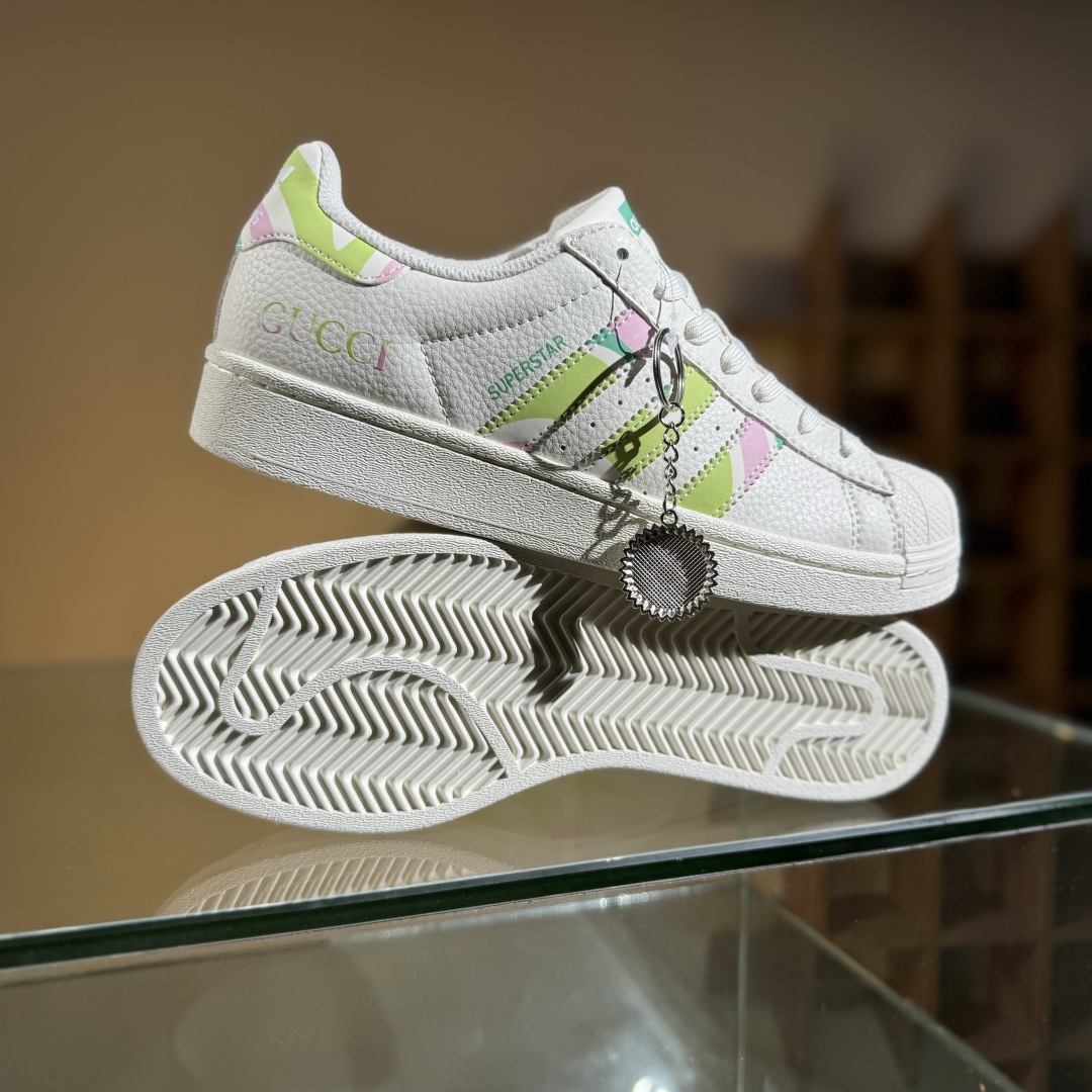 240 AdidOriginals Superstar 阿迪达斯 三叶草 贝壳头’DIY’系列低帮经典百搭休闲运动板鞋  DS0024