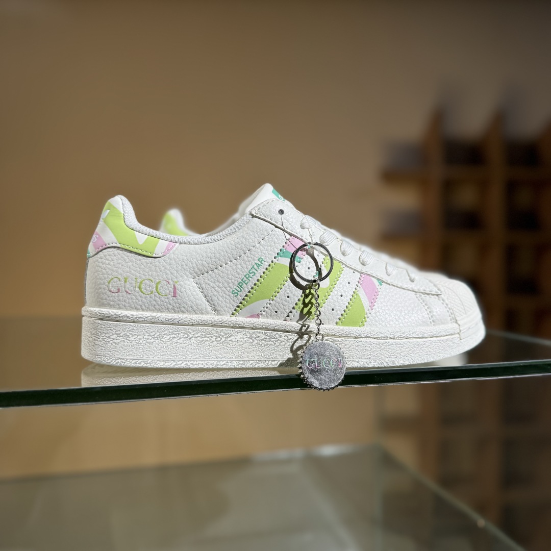 240 AdidOriginals Superstar 阿迪达斯 三叶草 贝壳头’DIY’系列低帮经典百搭休闲运动板鞋  DS0024