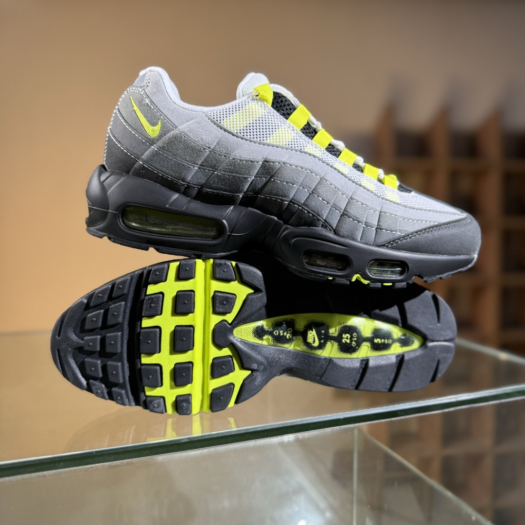 260 EM版 NK Air Max 95 低帮休闲运动板鞋 CT1689-001