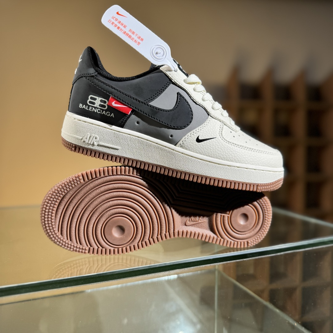 260 Nike Air Force 1‘07 Low 联名 米灰黑生胶 空军一号低帮休闲板鞋 HJ3318-005