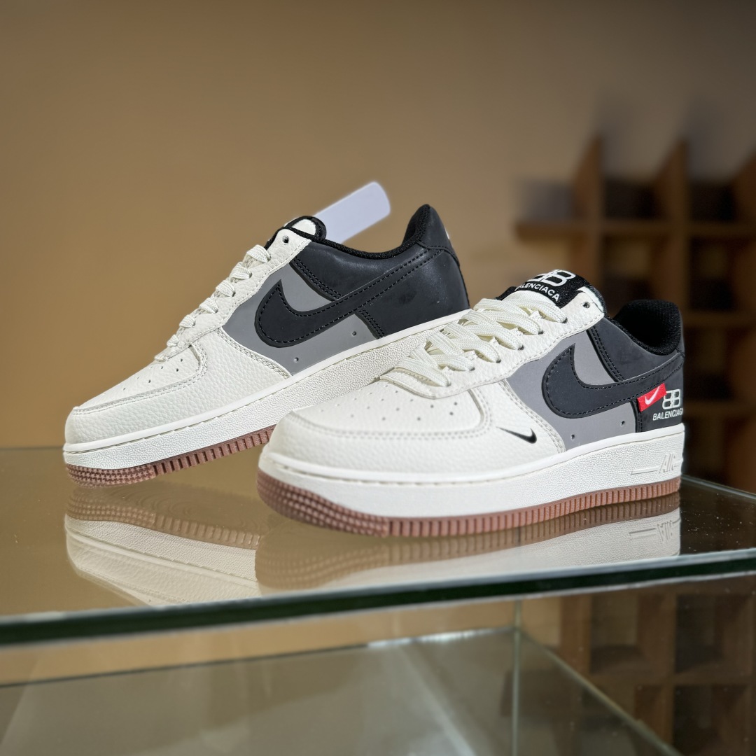 260 Nike Air Force 1‘07 Low 联名 米灰黑生胶 空军一号低帮休闲板鞋 HJ3318-005