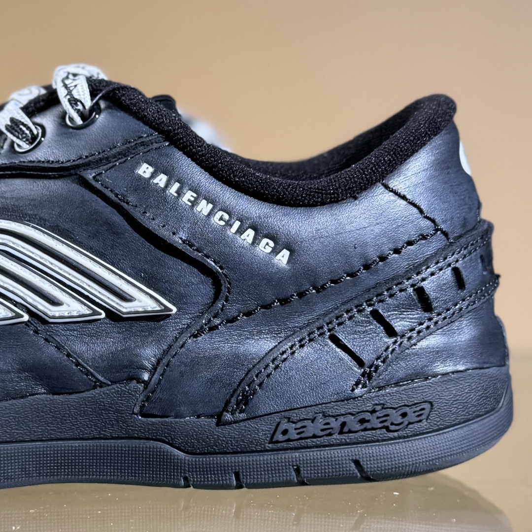 400 XA版 巴黎世家 18代第5色 Balenciaga Hamptons Worn-Out 板鞋
