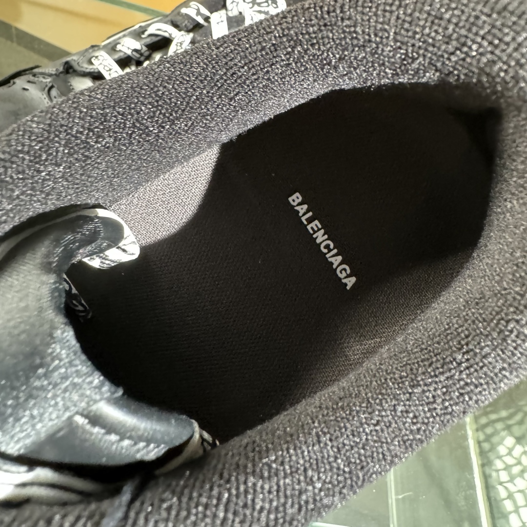 400 XA版 巴黎世家 18代第5色 Balenciaga Hamptons Worn-Out 板鞋