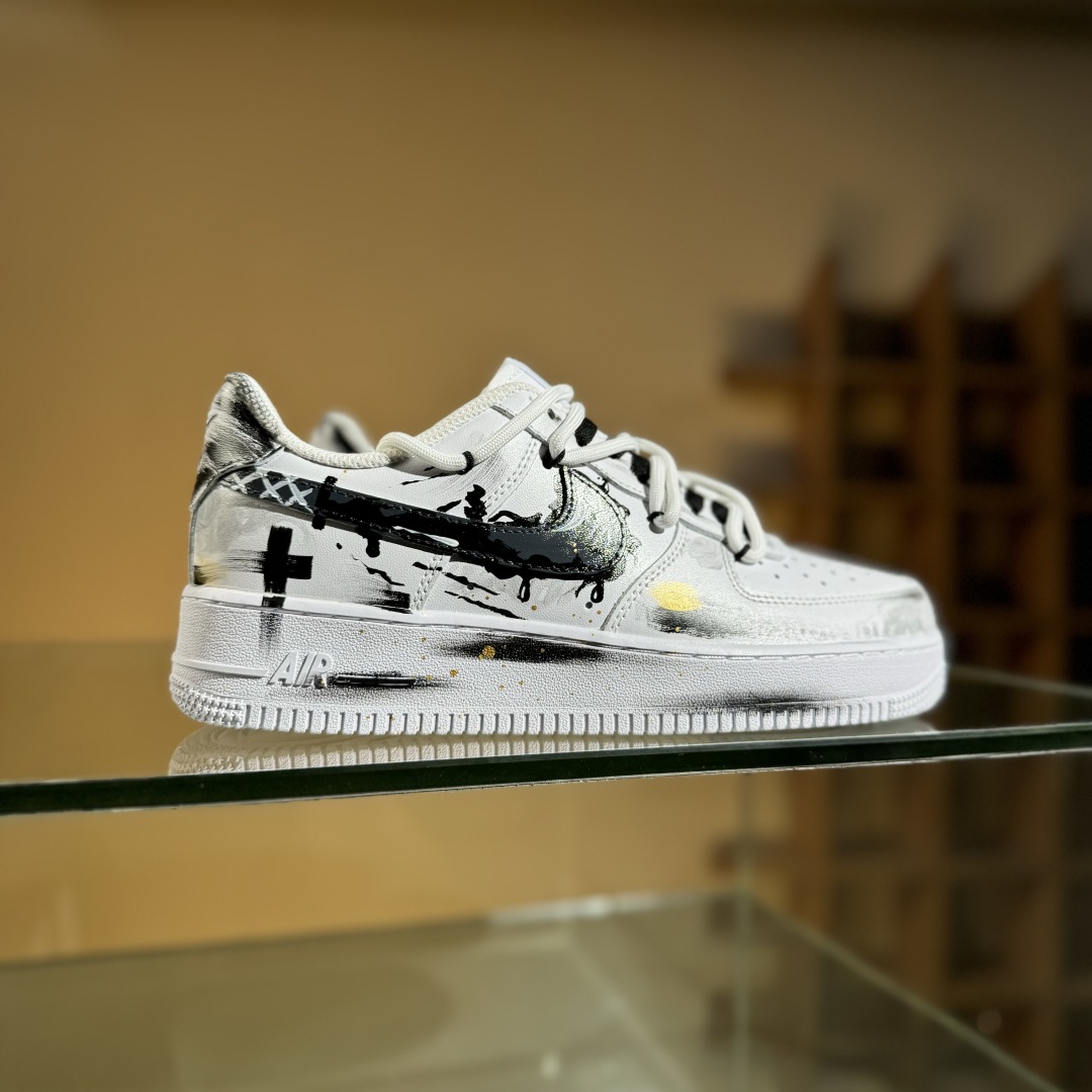 260 Nike Air Force 1‘07 Low 空军一号低帮休闲板鞋 CW2288-111