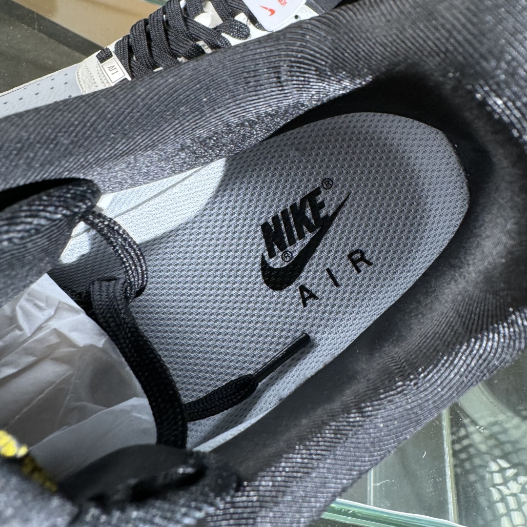 260 Nike Air Force 1'07 Low 泡泡玛特联名 白灰黑金 空军一号低帮休闲板鞋 SC0601-564