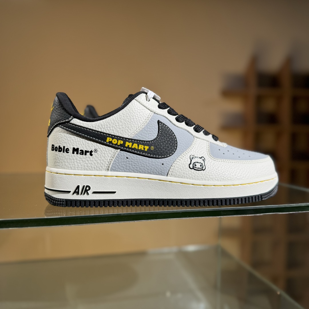 260 Nike Air Force 1'07 Low 泡泡玛特联名 白灰黑金 空军一号低帮休闲板鞋 SC0601-564