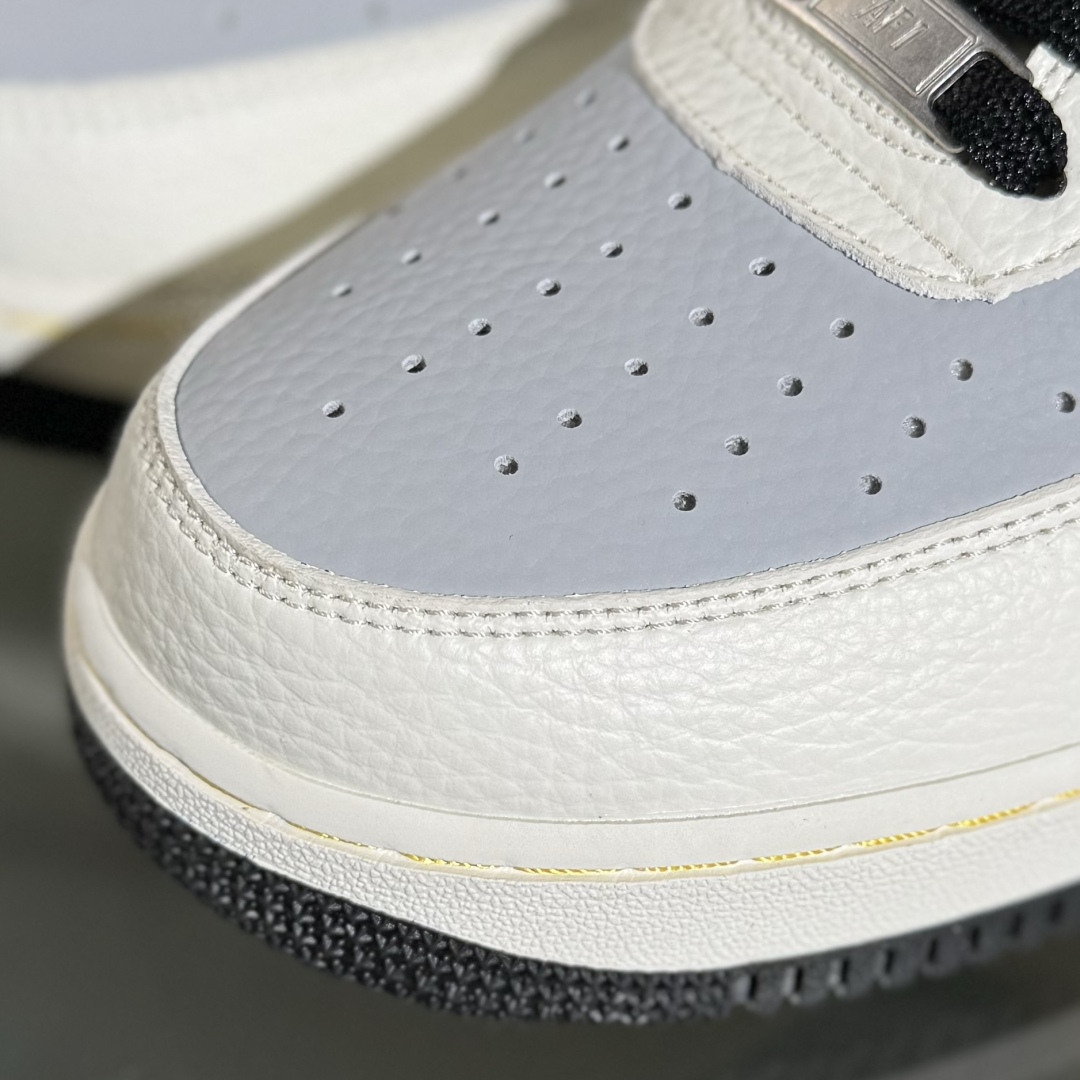 260 Nike Air Force 1'07 Low 泡泡玛特联名 白灰黑金 空军一号低帮休闲板鞋 SC0601-564