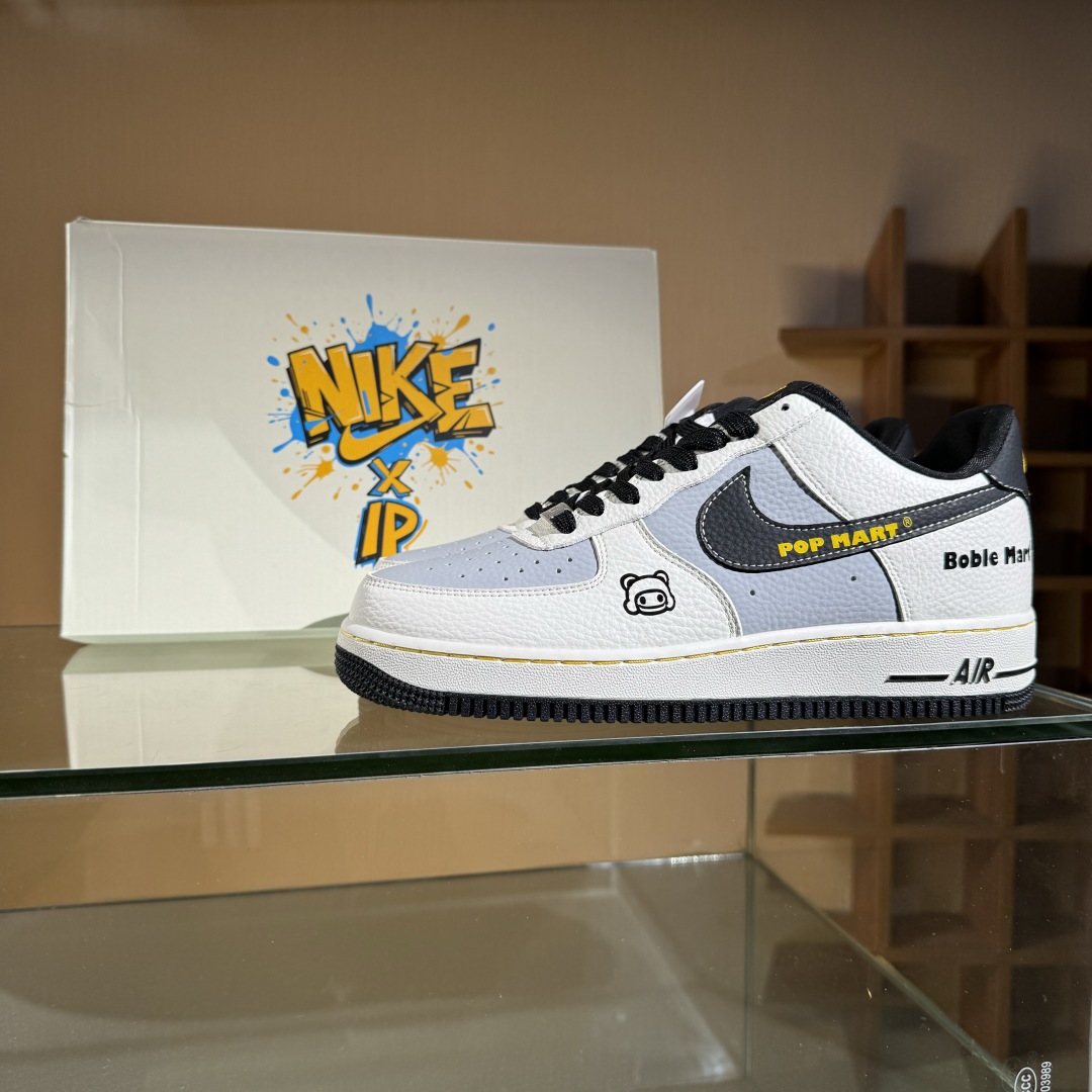 260 Nike Air Force 1'07 Low 泡泡玛特联名 白灰黑金 空军一号低帮休闲板鞋 SC0601-564