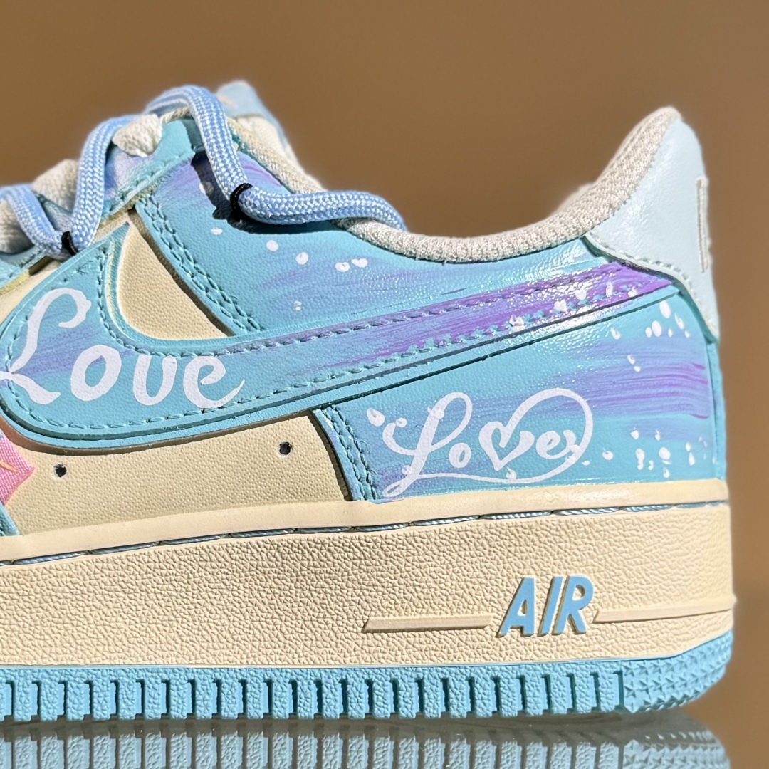 260 Nike Air Force 1'07 Low ”Sweet Dream of Sea Salt” 手绘涂鸦 海盐甜梦 空军一号低帮休闲板鞋 XL2332-555