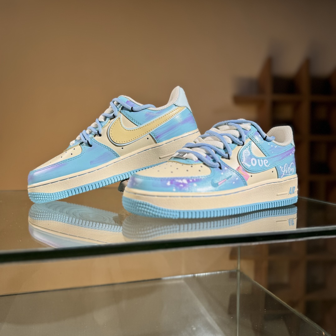 260 Nike Air Force 1'07 Low ”Sweet Dream of Sea Salt” 手绘涂鸦 海盐甜梦 空军一号低帮休闲板鞋 XL2332-555