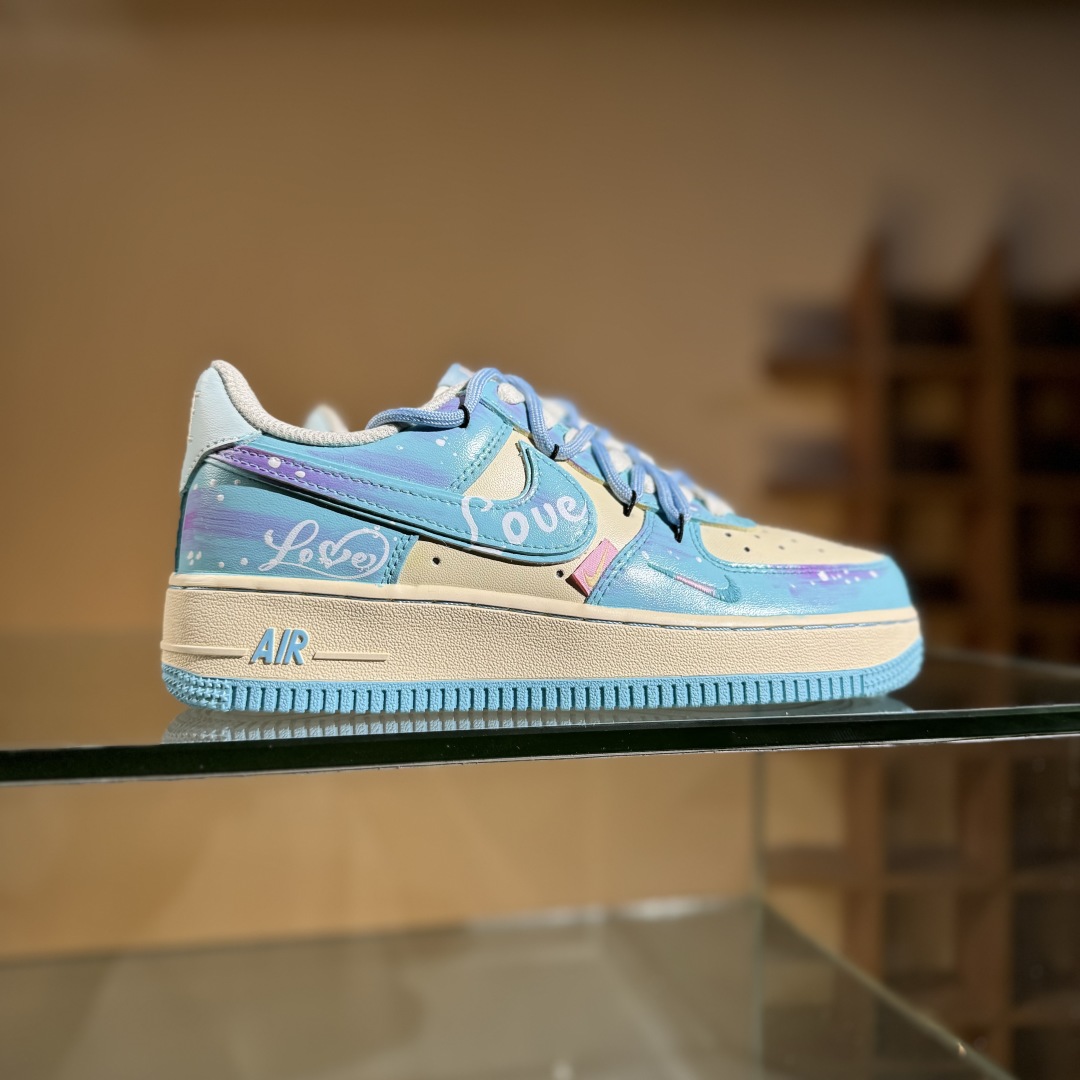 260 Nike Air Force 1'07 Low ”Sweet Dream of Sea Salt” 手绘涂鸦 海盐甜梦 空军一号低帮休闲板鞋 XL2332-555