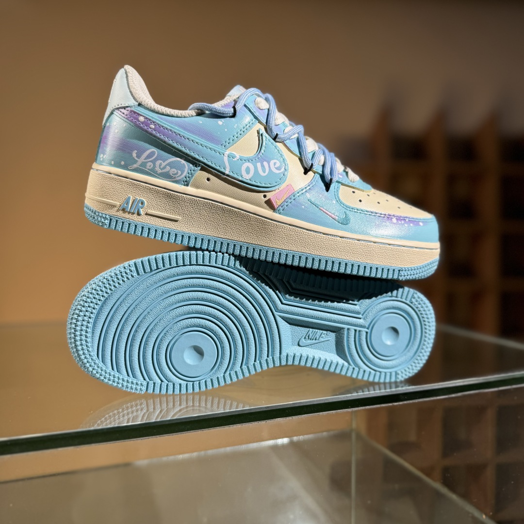 260 Nike Air Force 1'07 Low ”Sweet Dream of Sea Salt” 手绘涂鸦 海盐甜梦 空军一号低帮休闲板鞋 XL2332-555