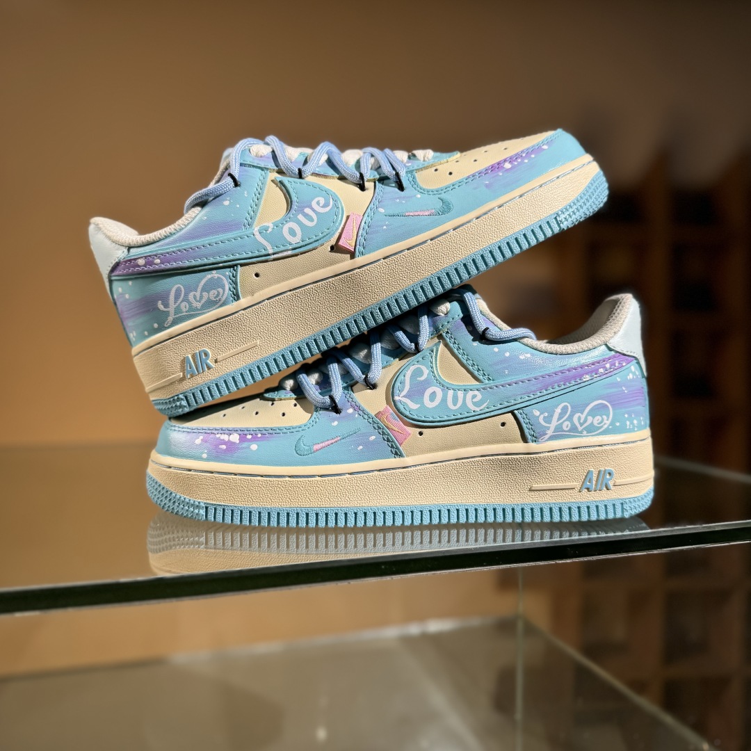 260 Nike Air Force 1'07 Low ”Sweet Dream of Sea Salt” 手绘涂鸦 海盐甜梦 空军一号低帮休闲板鞋 XL2332-555