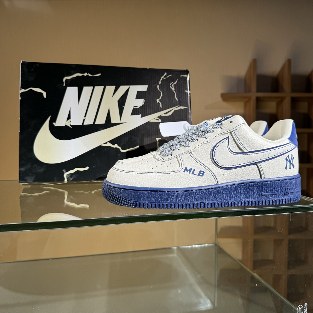 260 Nike Air Force 1'07 Low MLB联名 米蓝线反光 空军一号低帮休闲板鞋 KJ1688-010