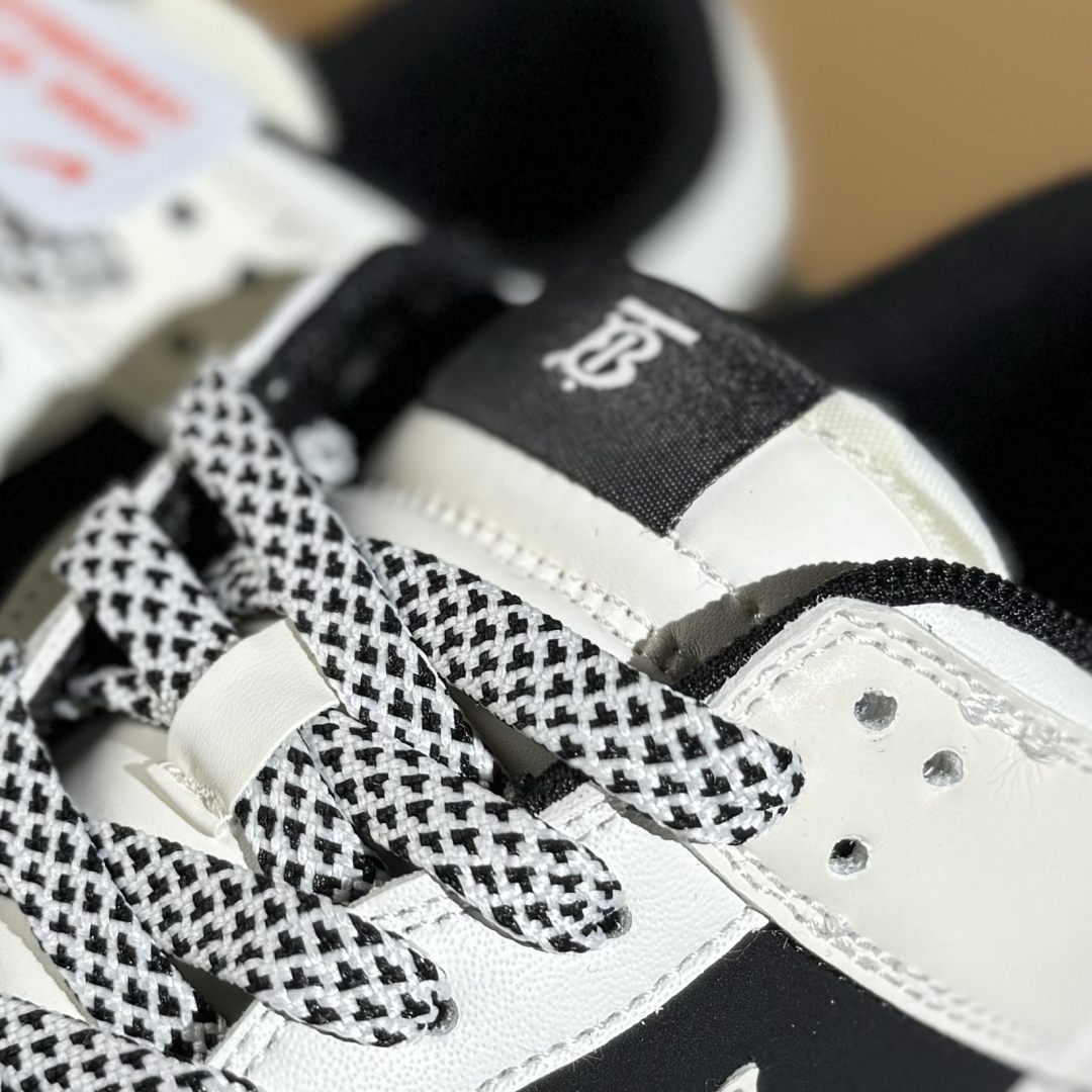 280 Nike SB Dunk Low 巴宝莉联名 白黑小双勾  低帮休闲板鞋 CS5288-117
