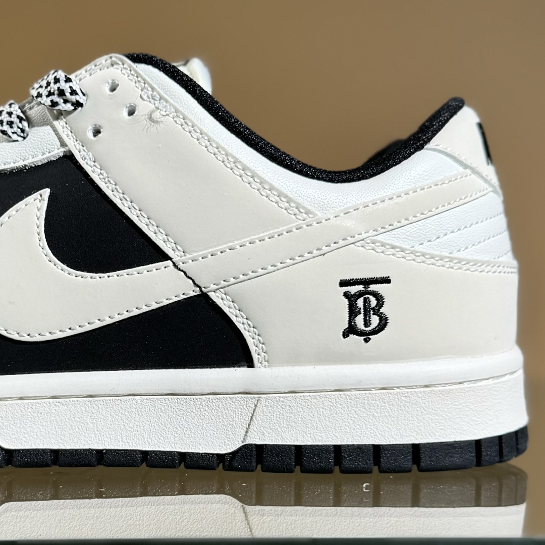 280 Nike SB Dunk Low 巴宝莉联名 白黑小双勾  低帮休闲板鞋 CS5288-117