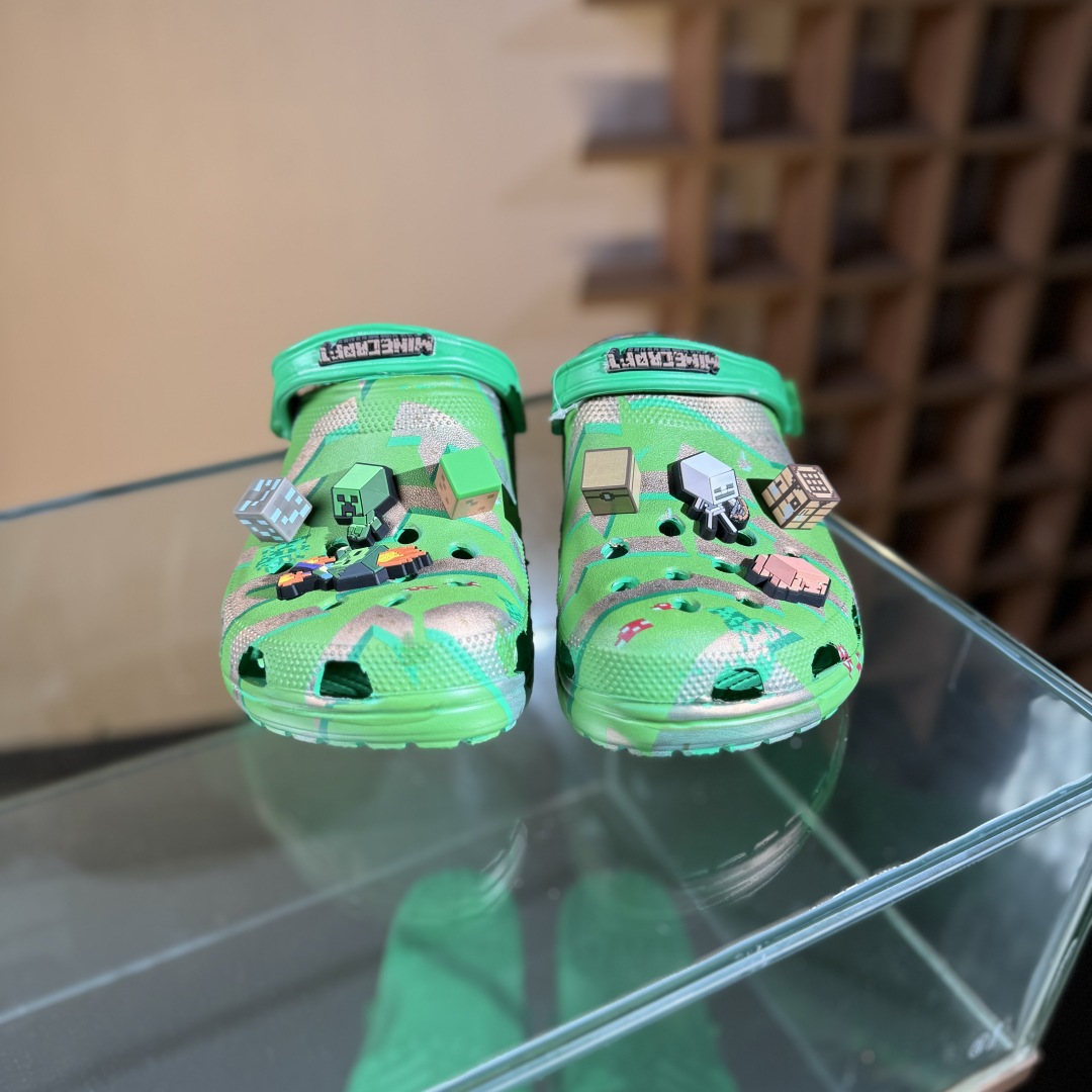 140 Crocs卡骆驰 Classic cl全幅印花 洞洞鞋 经典一脚蹬包头洞洞鞋