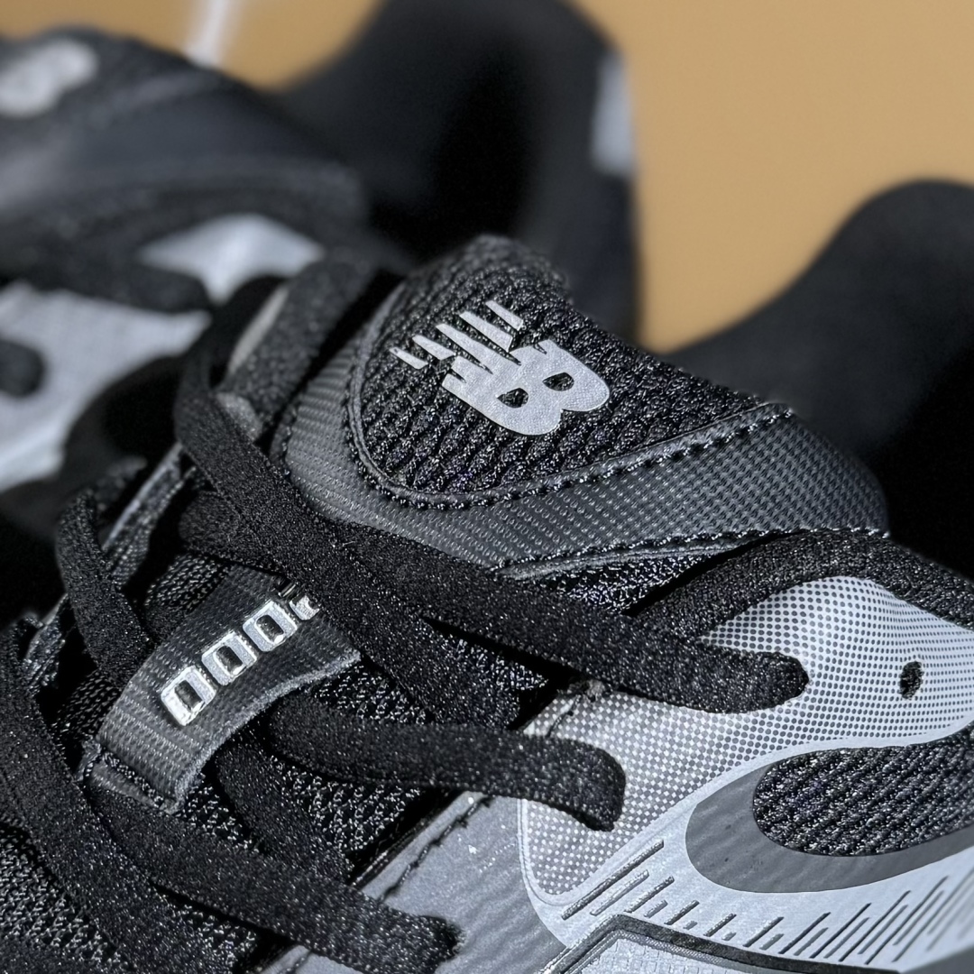 220 New Balance 2000系列复古老爹风休闲运动慢跑鞋 U2000EA