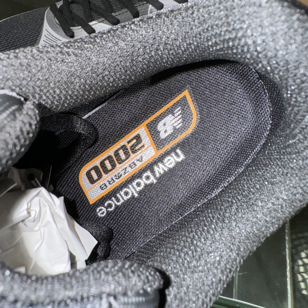220 New Balance 2000系列复古老爹风休闲运动慢跑鞋 U2000EA