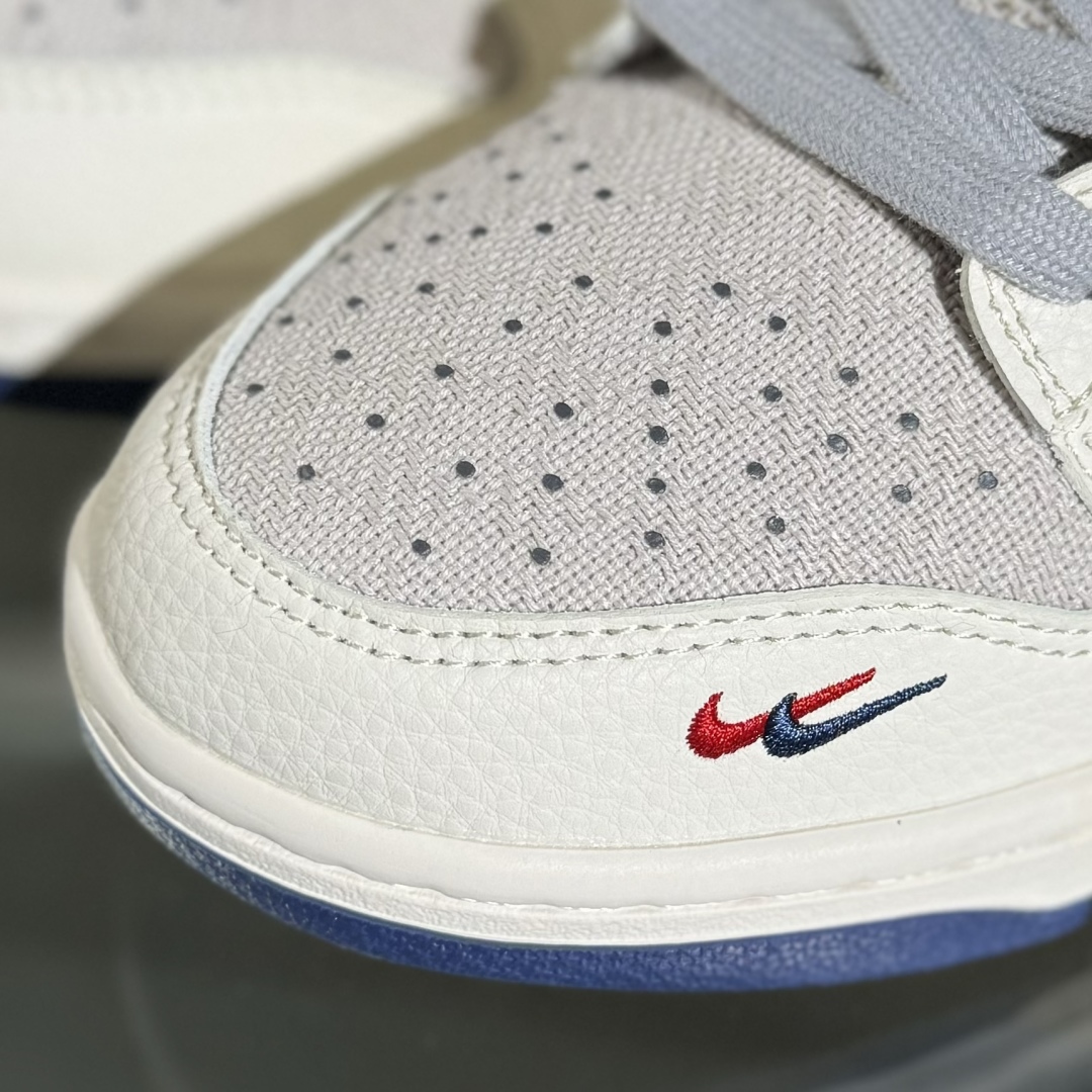 260 Nike SB Dunk Low x Supreme 白灰双小勾 XD1588-233