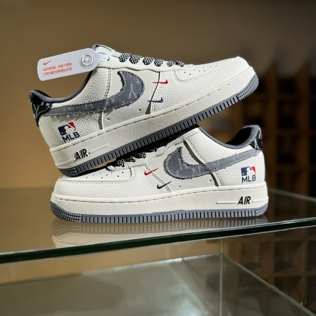 260 Nike Air Force 1'07 Low MLB联名 红蓝双勾米灰 空军一号低帮休闲板鞋 QW5606-264