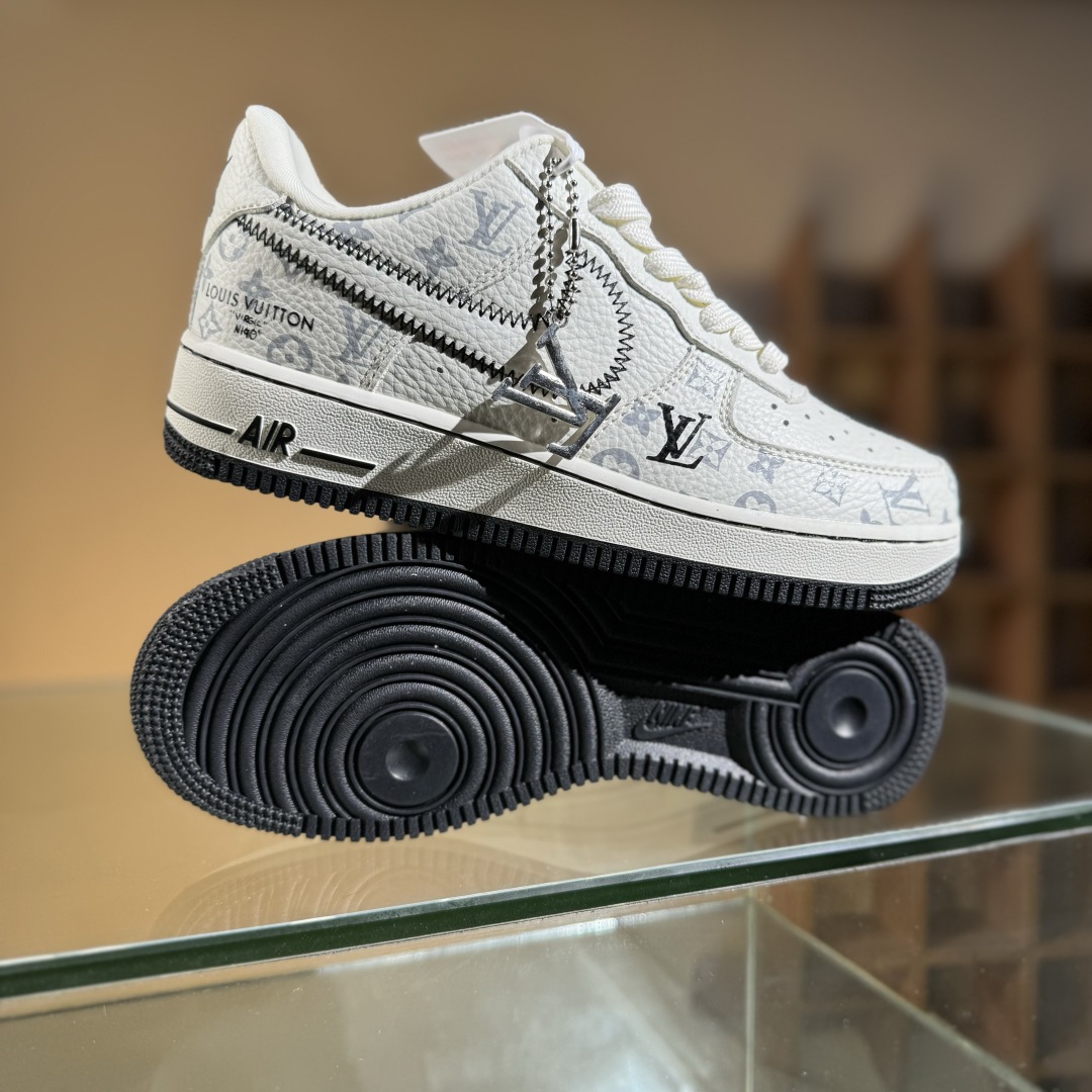 260 Nike Air Force 1'07 Low LV联名 米白黑线 空军一号低帮休闲板鞋 SC0601-557