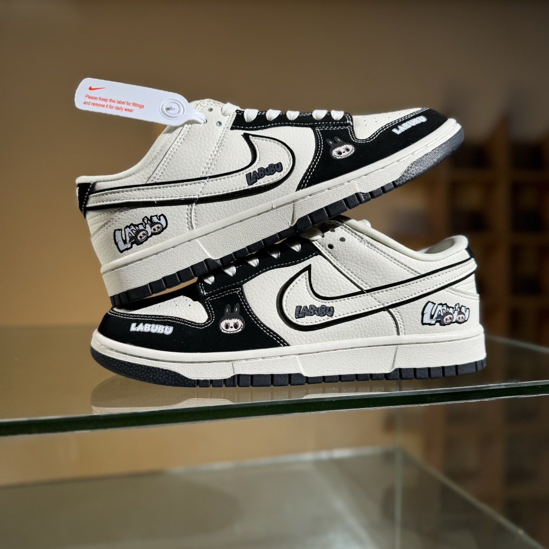 260 NIKE SB Dunk Low RETRO x LABUBU 黑白  DS6608-010