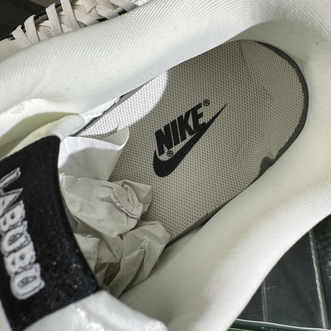 260 NIKE SB Dunk Low RETRO x LABUBU 黑白  DS6608-010