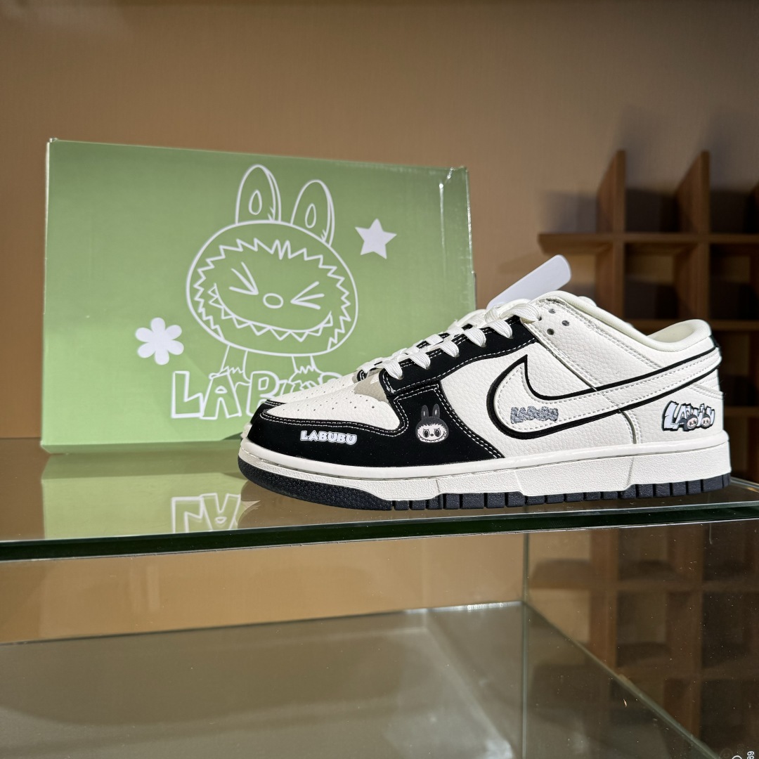 260 NIKE SB Dunk Low RETRO x LABUBU 黑白  DS6608-010