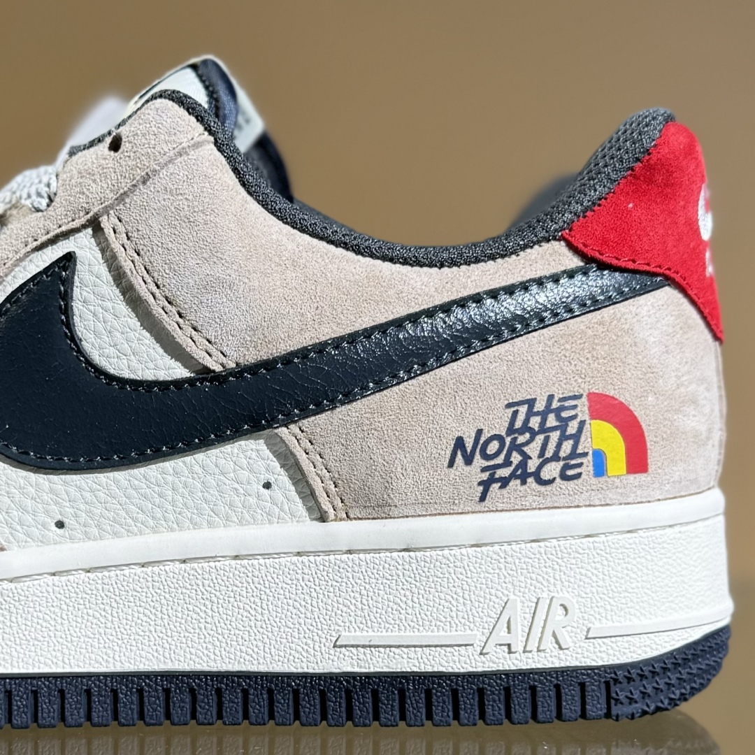 260 Nike Air Force 1 Low 07 x The North Face 棕白黑小勾满天星  HS8068-051