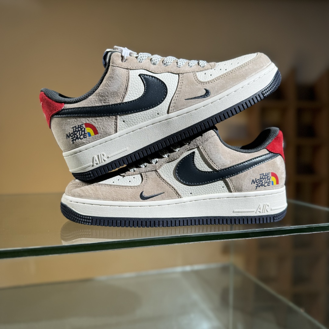260 Nike Air Force 1 Low 07 x The North Face 棕白黑小勾满天星  HS8068-051