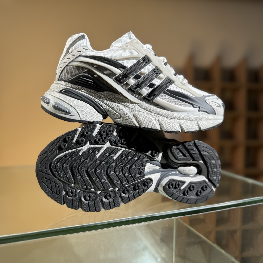 300 AdidOriginals Adistar Jellyfish JP9262 阿迪复古舒适防滑减震运动鞋