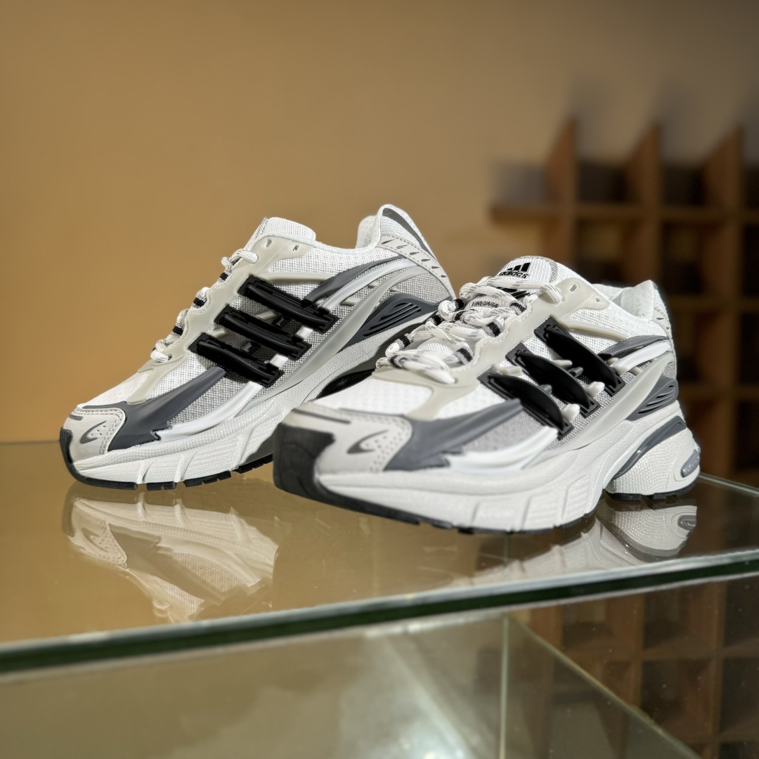 300 AdidOriginals Adistar Jellyfish JP9262 阿迪复古舒适防滑减震运动鞋