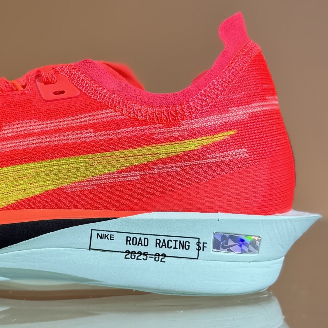 200 Nike ZoomX Streakfly 2 马拉松柔软缓震超轻透气跑鞋 HF6416-600