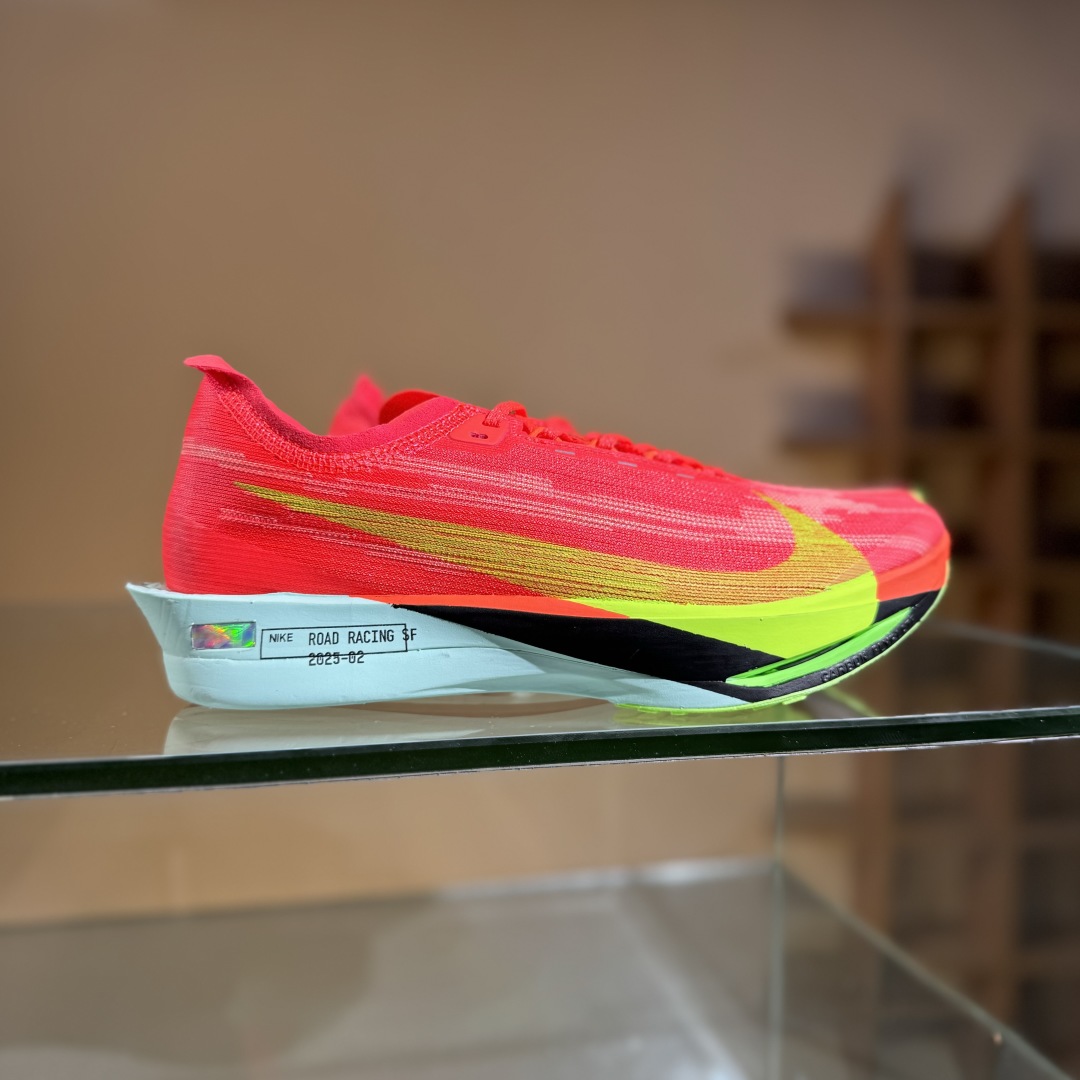 200 Nike ZoomX Streakfly 2 马拉松柔软缓震超轻透气跑鞋 HF6416-600