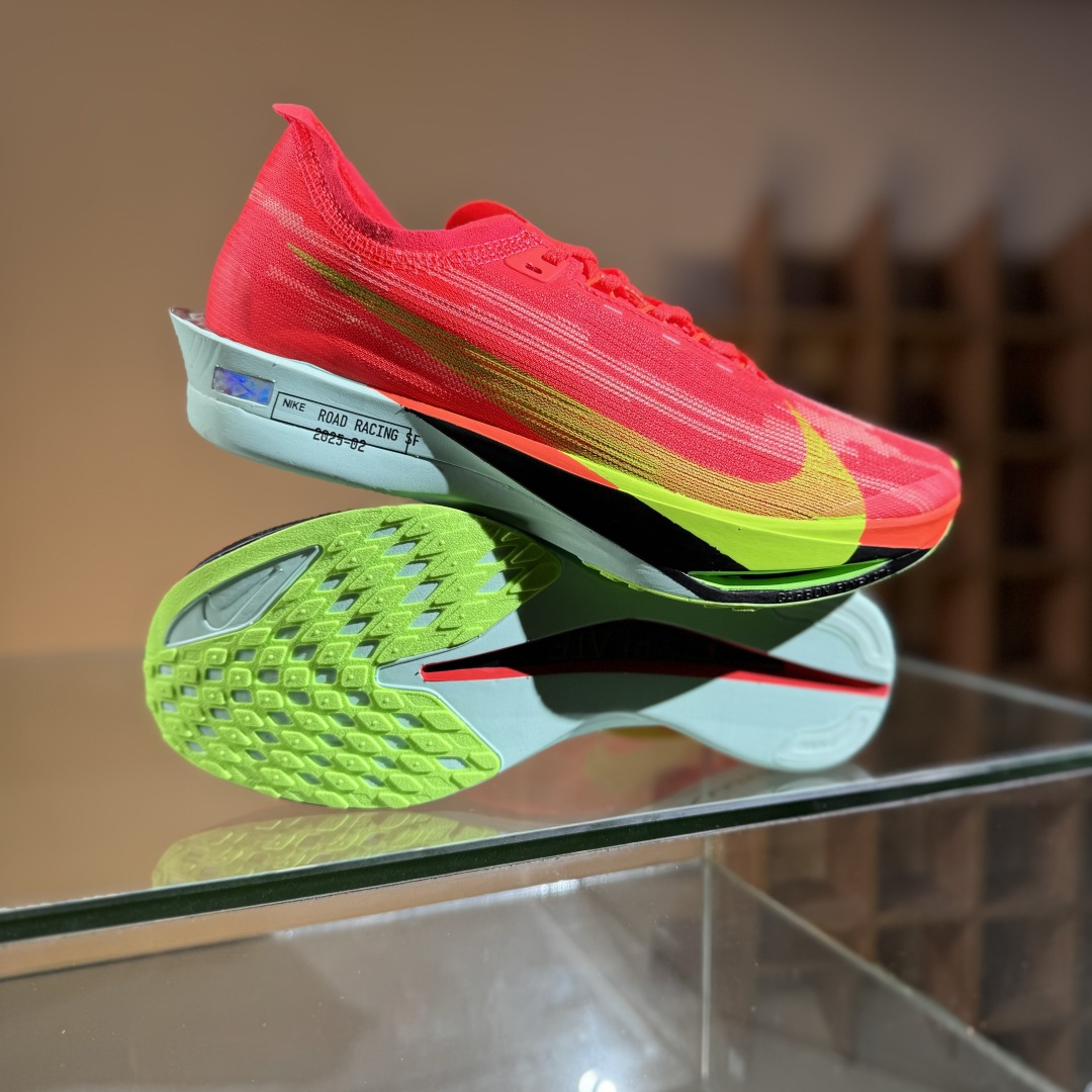 200 Nike ZoomX Streakfly 2 马拉松柔软缓震超轻透气跑鞋 HF6416-600