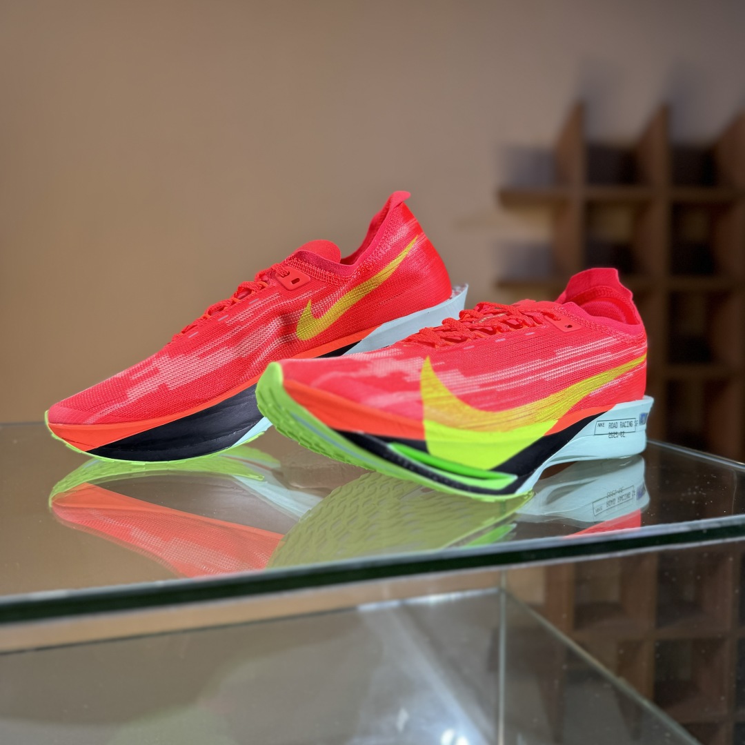 200 Nike ZoomX Streakfly 2 马拉松柔软缓震超轻透气跑鞋 HF6416-600